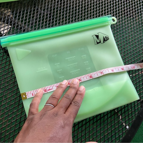 BRAND NEW 8 Resealable Re-usable Multi-size Silicon Storage Bags! - Picture 13 of 16